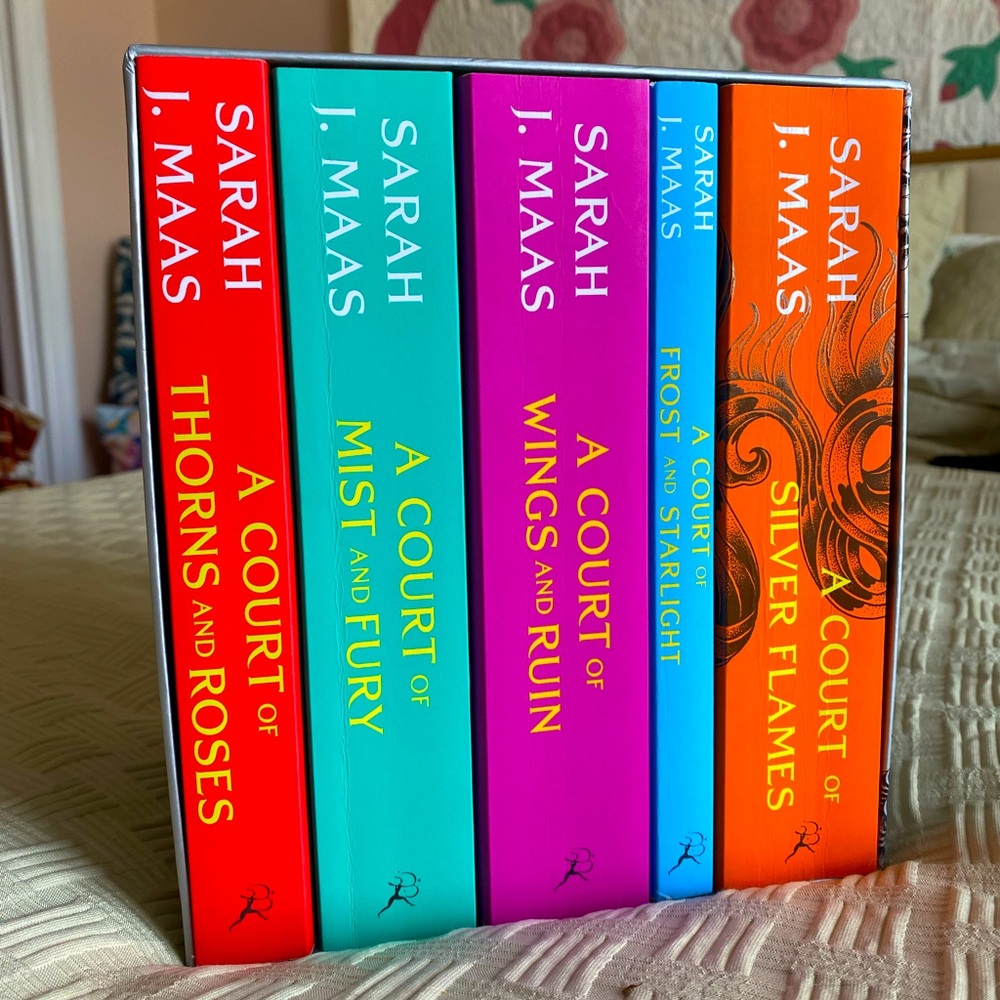 ACOTAR Full boxed set books 1-5 -- Sarah J. Maas EUC